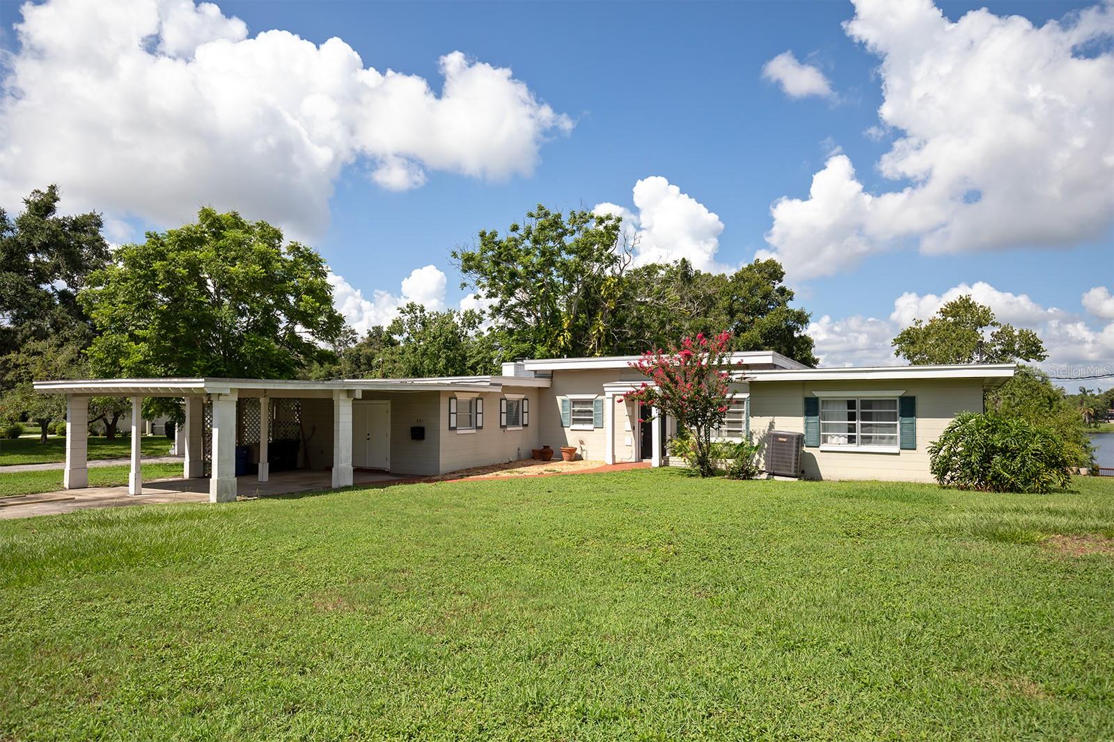 554 QUEENS MIRROR CIR