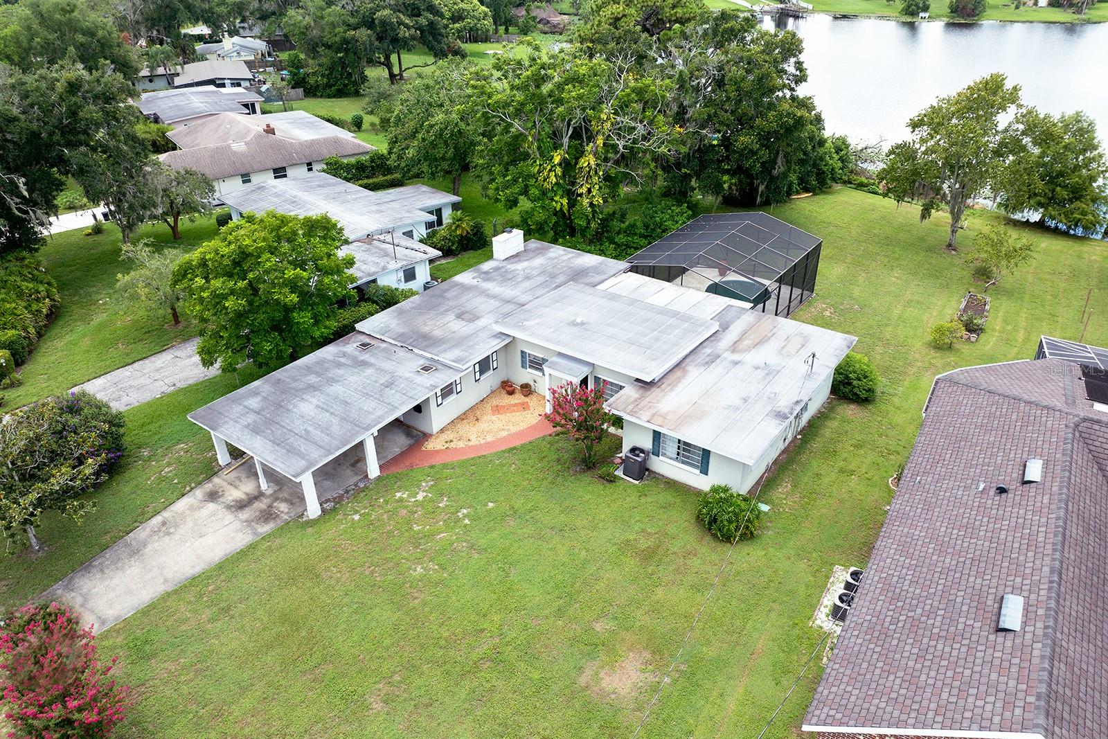 554 QUEENS MIRROR CIR