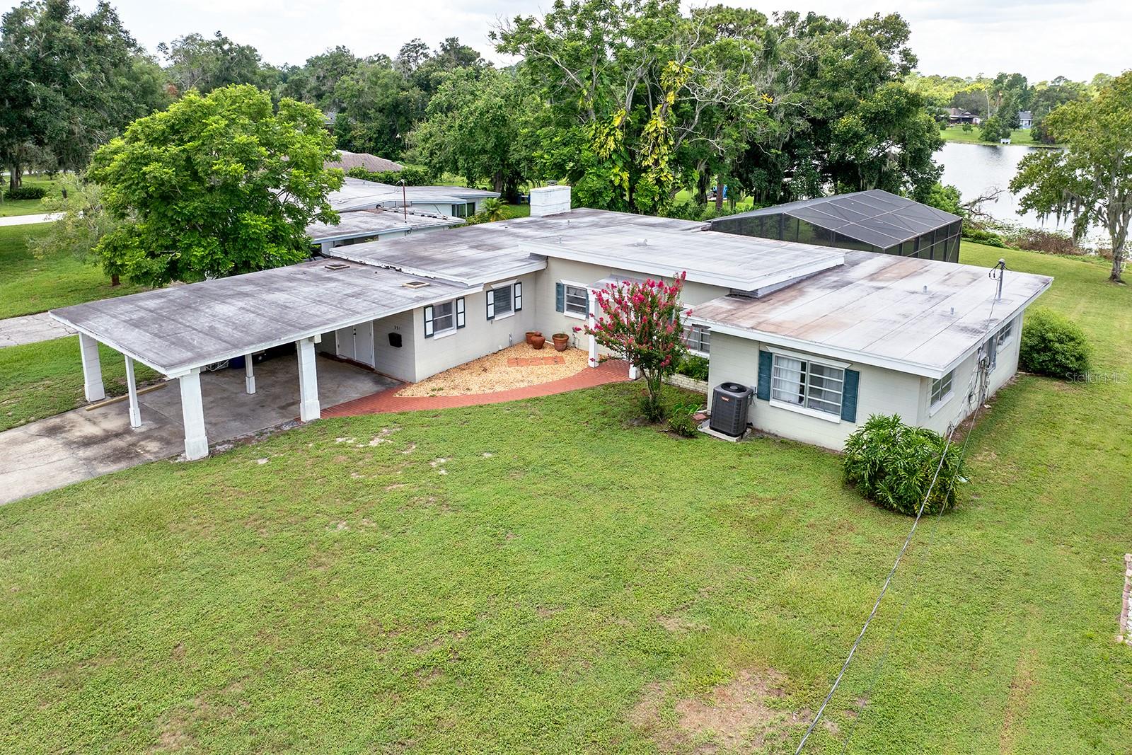 554 QUEENS MIRROR CIR