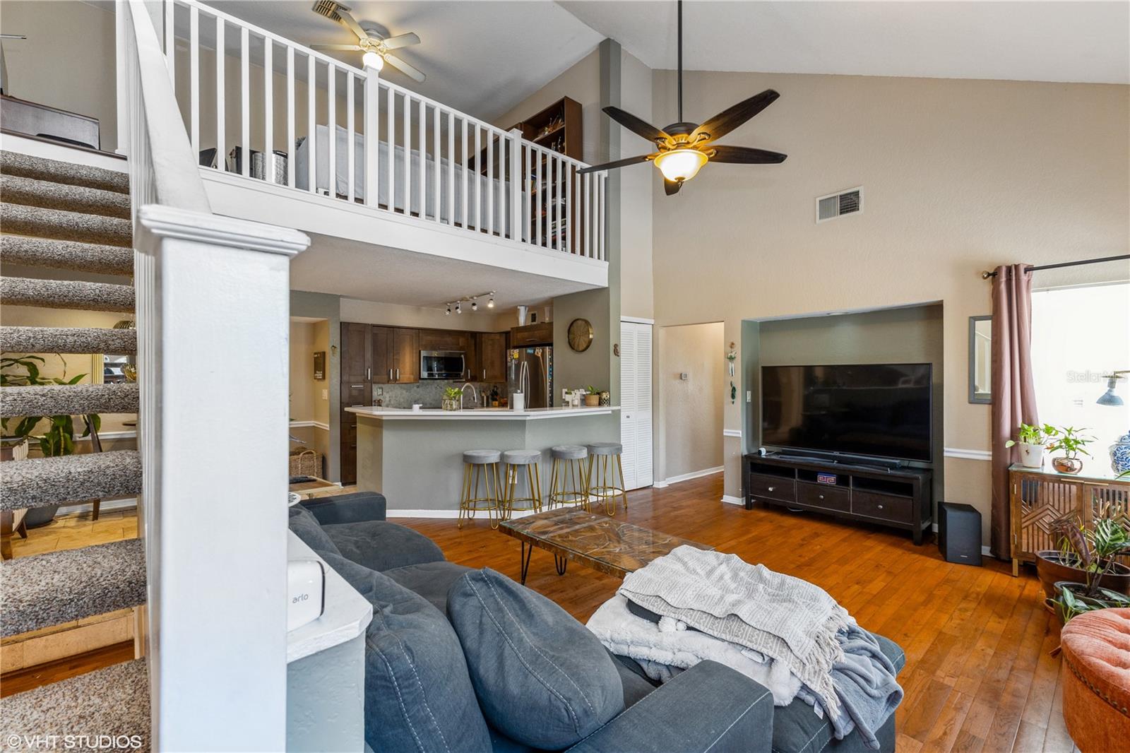 5209 WELLINGTON PARK CIR #33