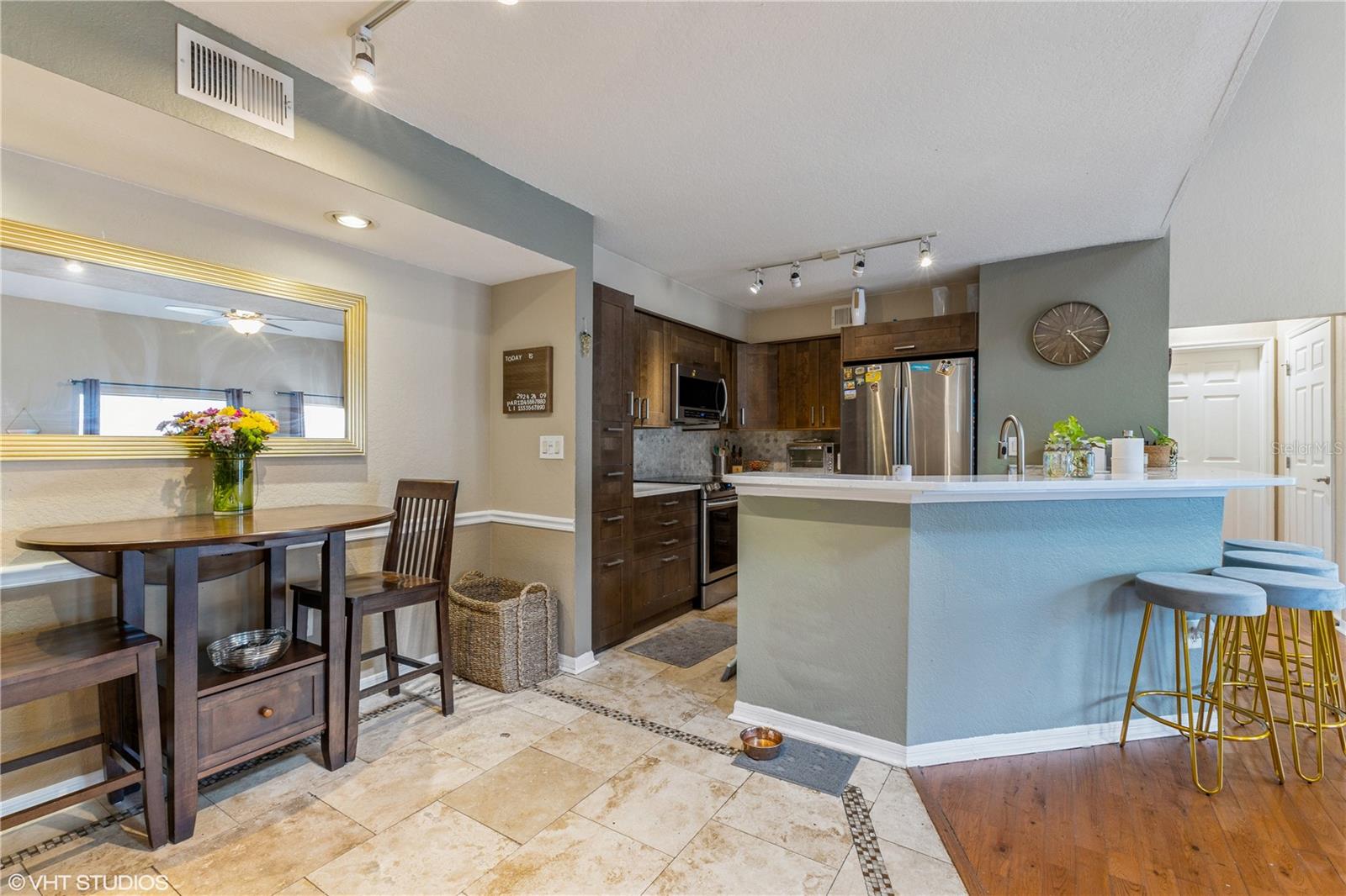 5209 WELLINGTON PARK CIR #33
