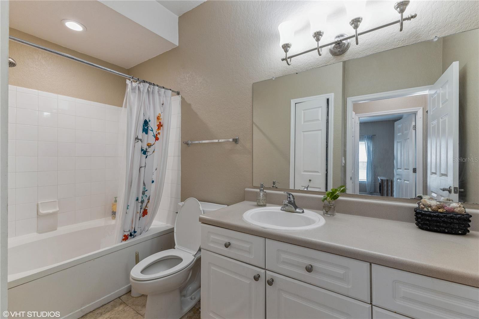 5209 WELLINGTON PARK CIR #33