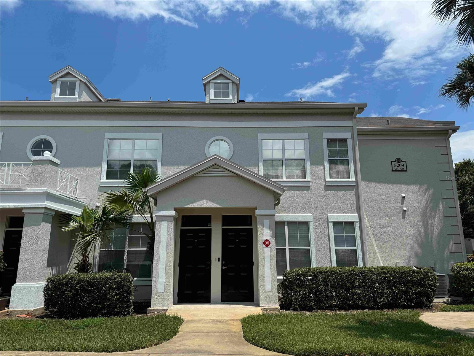5209 WELLINGTON PARK CIR #33