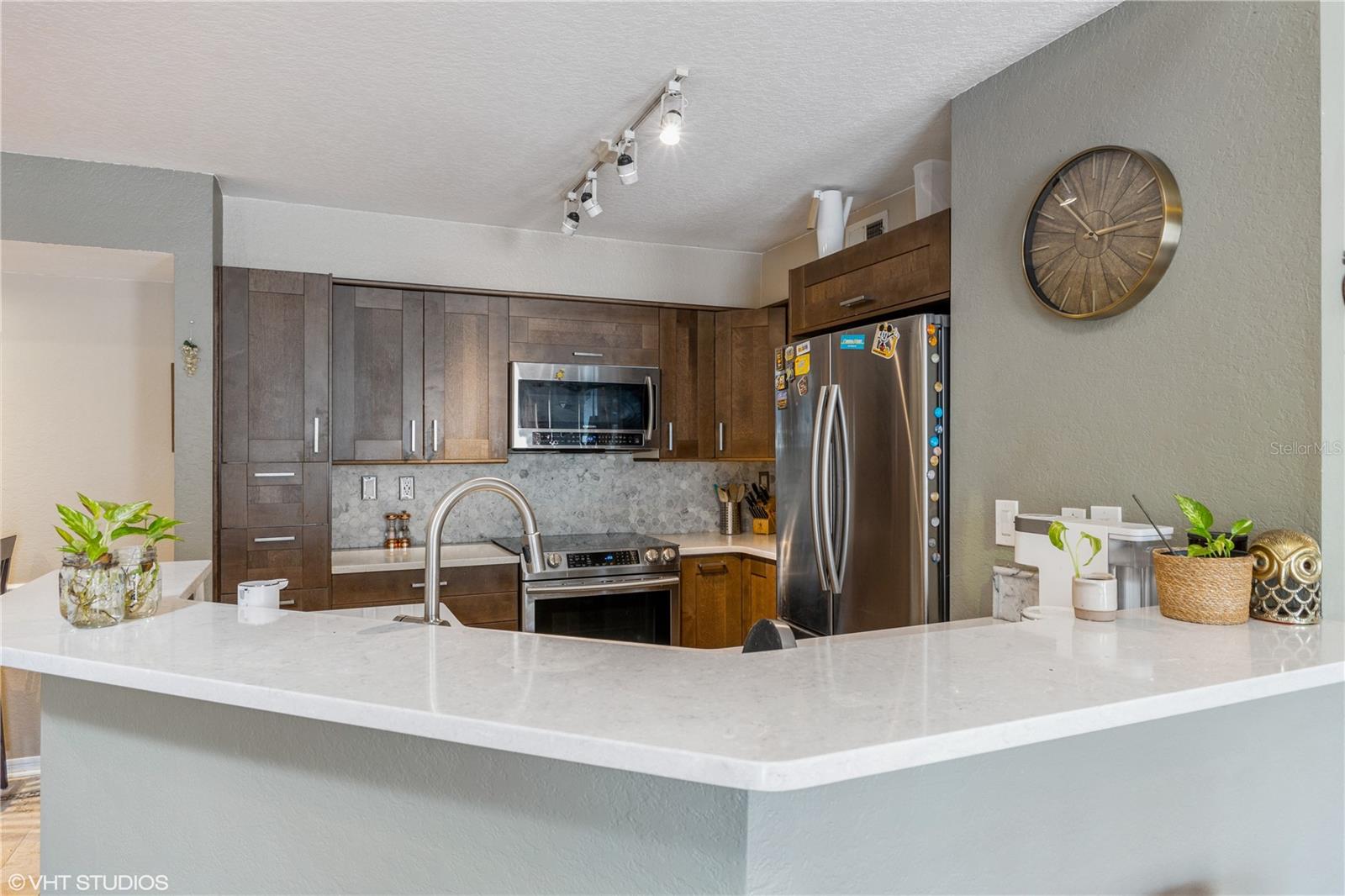 5209 WELLINGTON PARK CIR #33