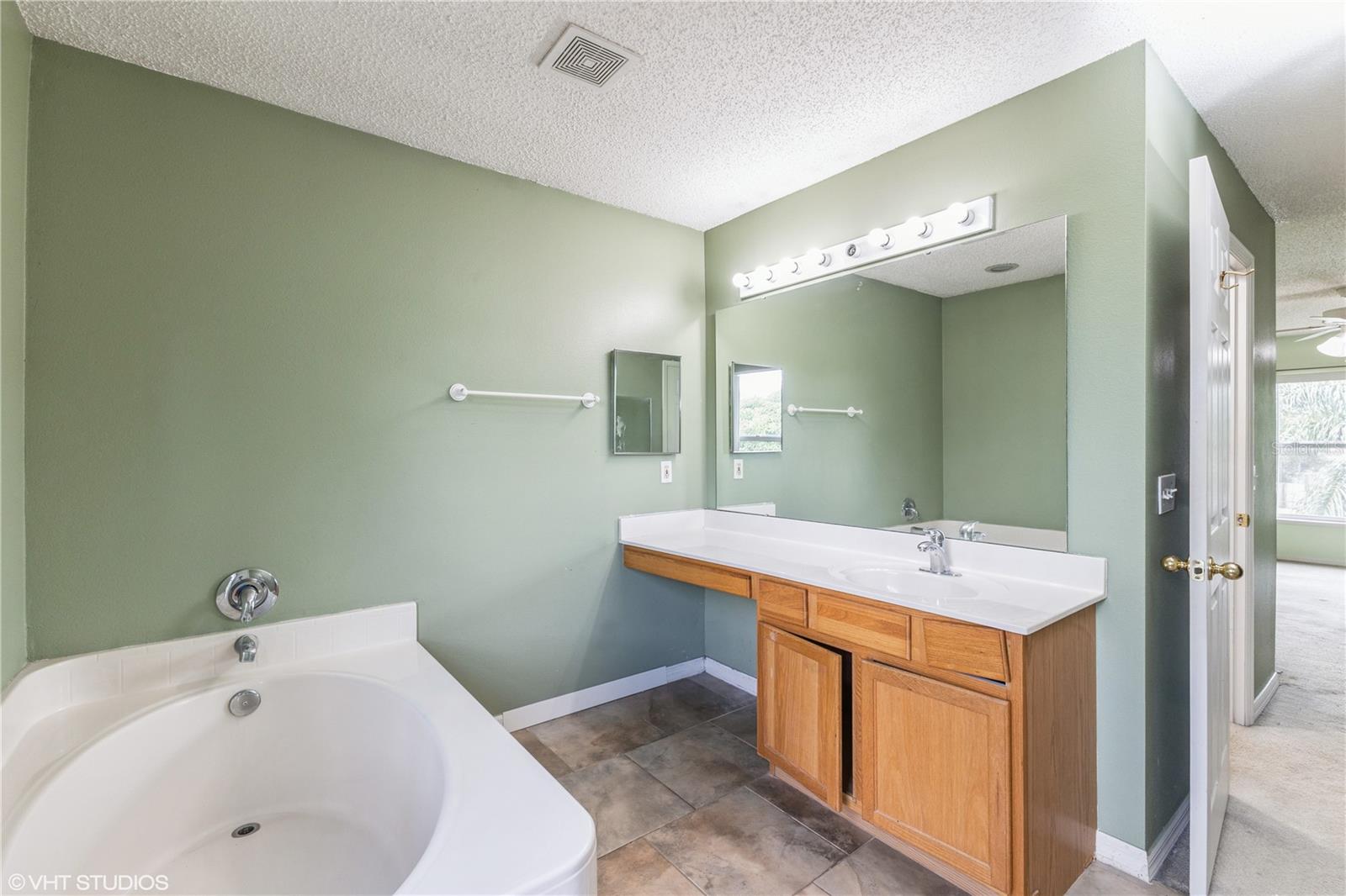 16031 HORIZON CT