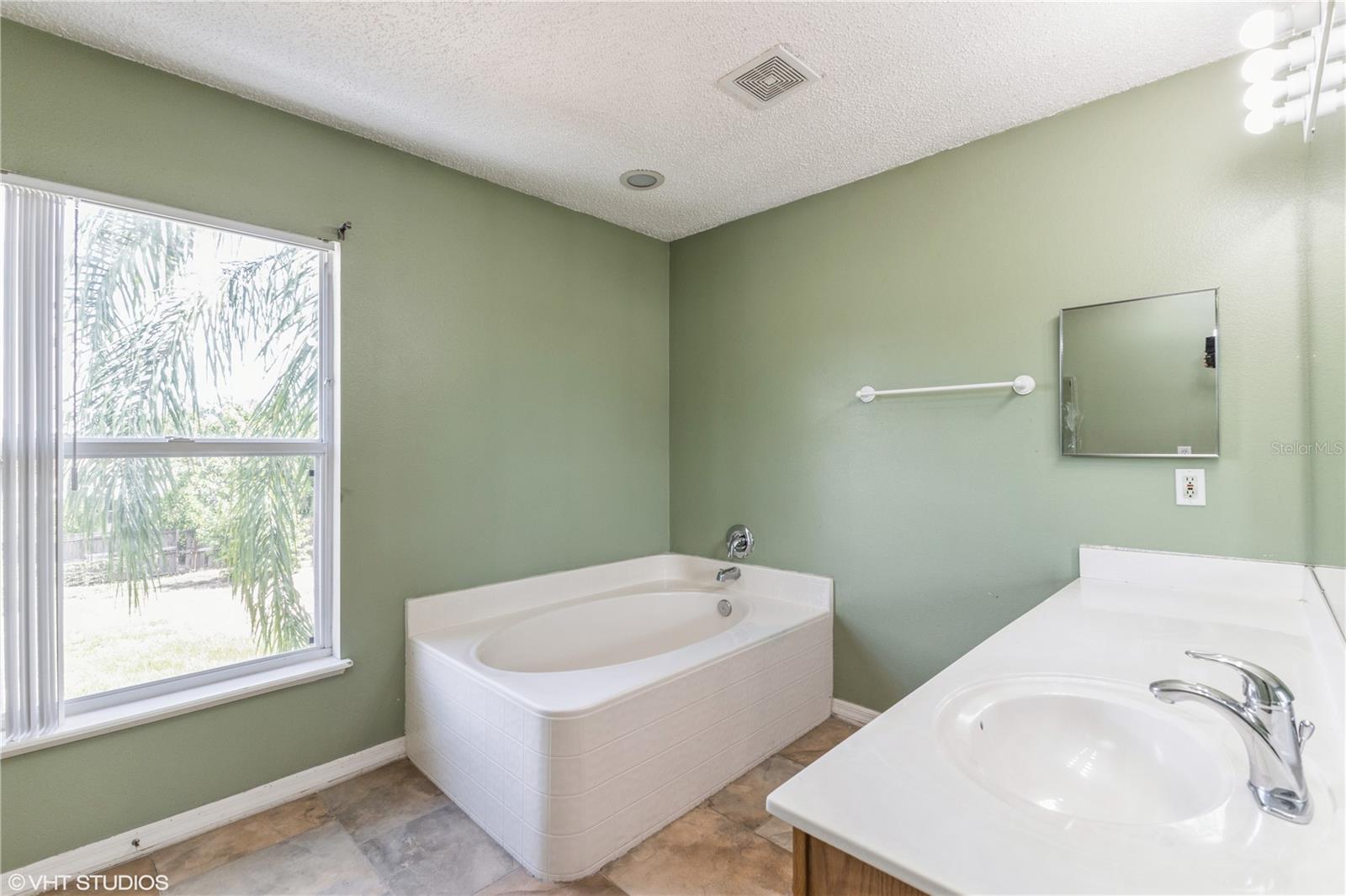 16031 HORIZON CT