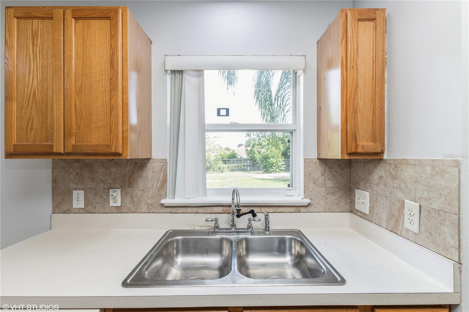 16031 HORIZON CT