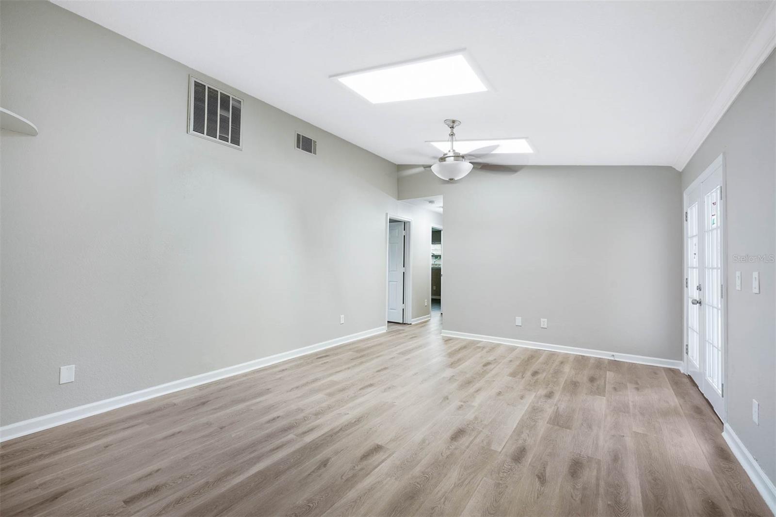 846 WOODCREST CV