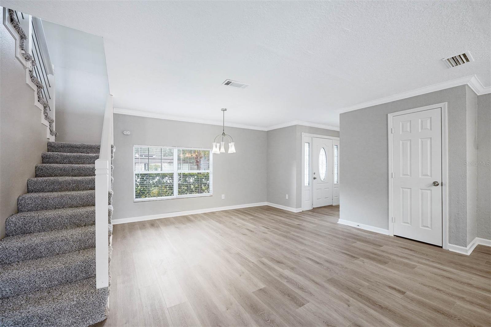 846 WOODCREST CV