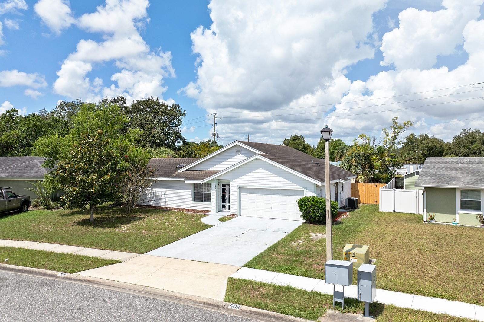 908 CROWS BLUFF LN