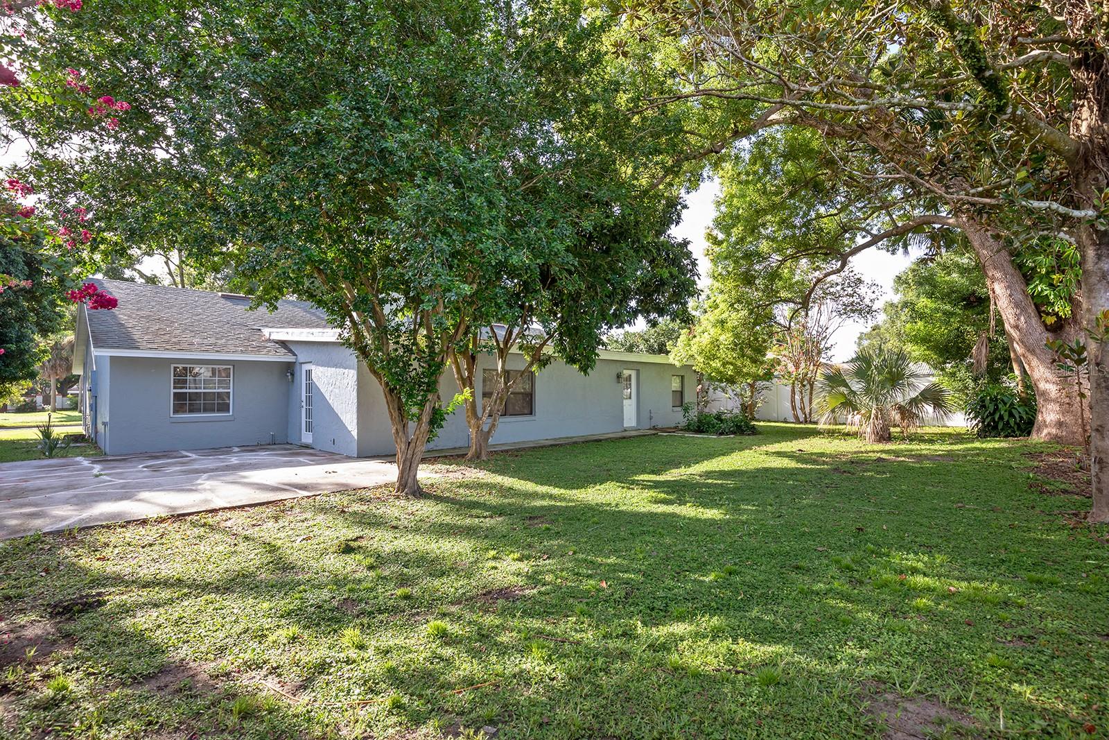 3240 W SAINT BRIDES CIR