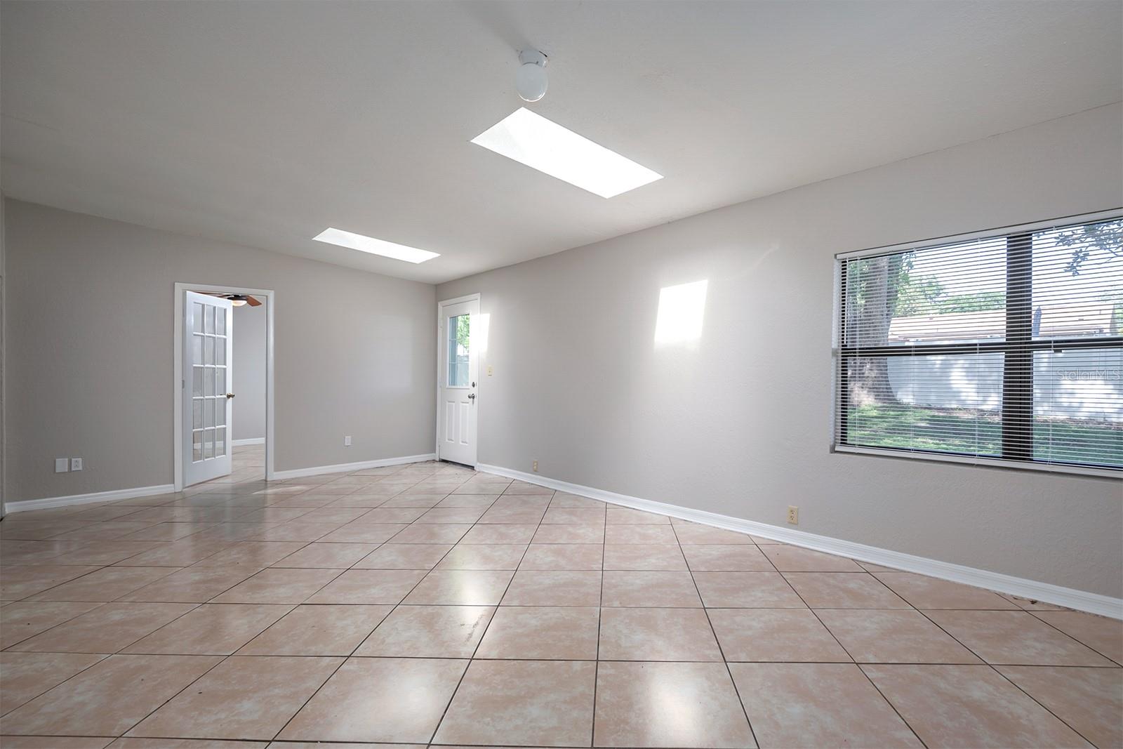 3240 W SAINT BRIDES CIR
