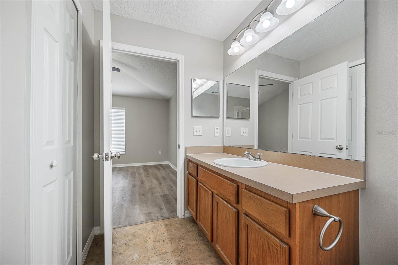 2506 WEDDINGTON GREEN CT