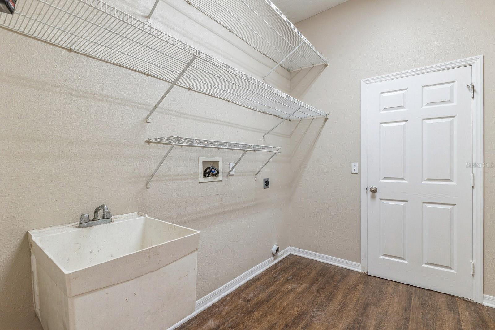 1111 PARTIN DR