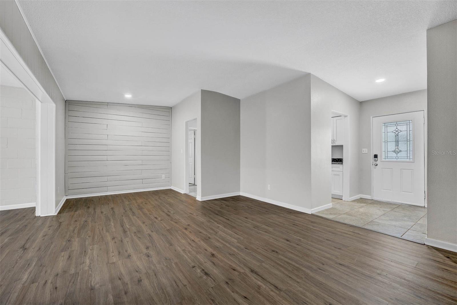 115 N LAKEWOOD CIR