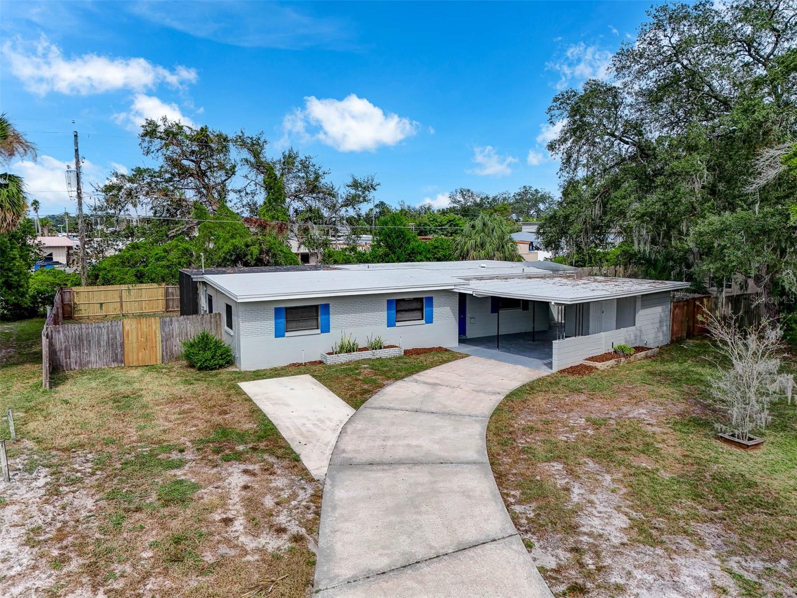 115 N LAKEWOOD CIR