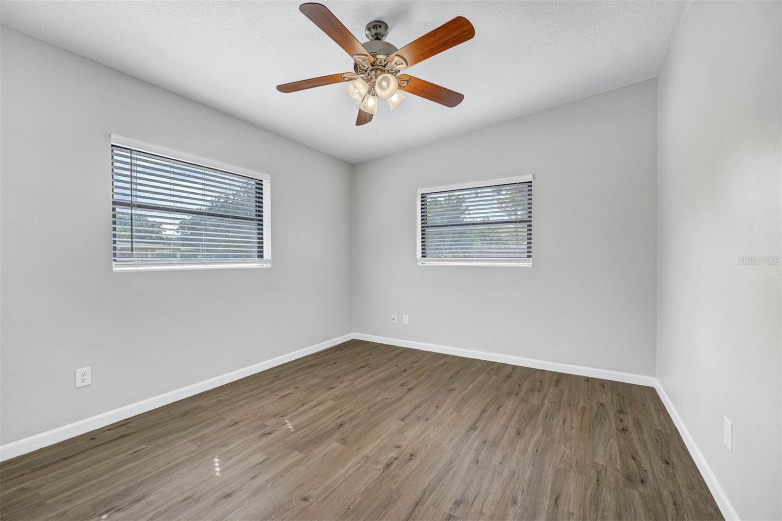 115 N LAKEWOOD CIR