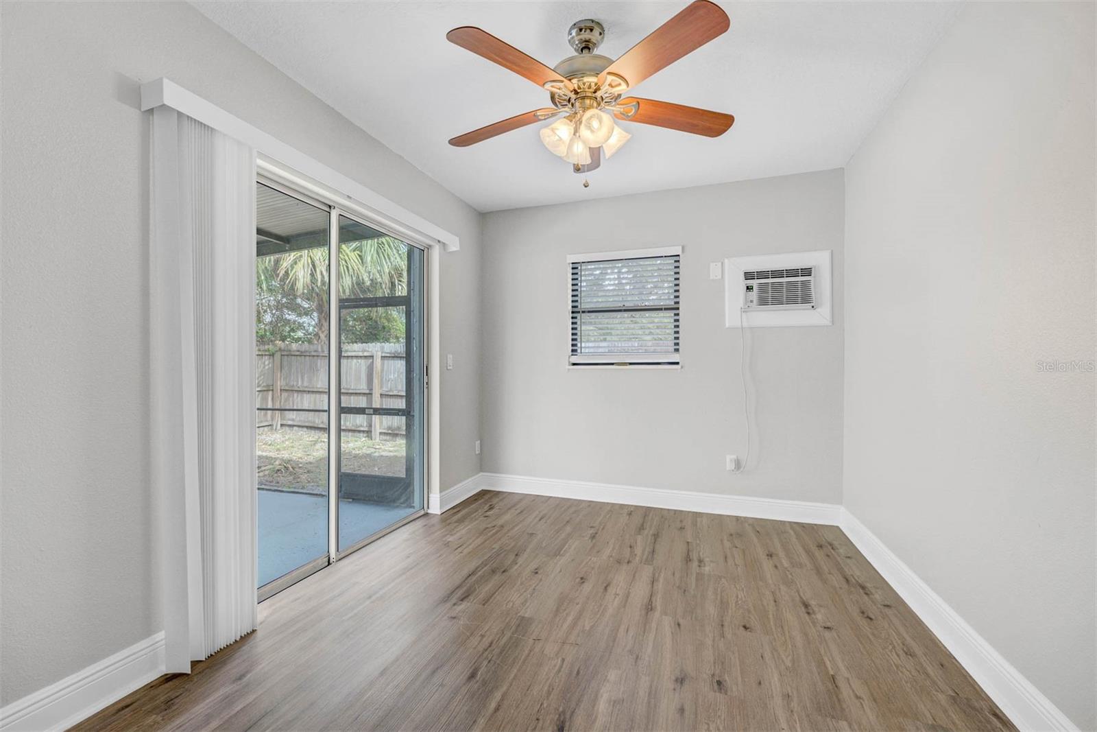115 N LAKEWOOD CIR