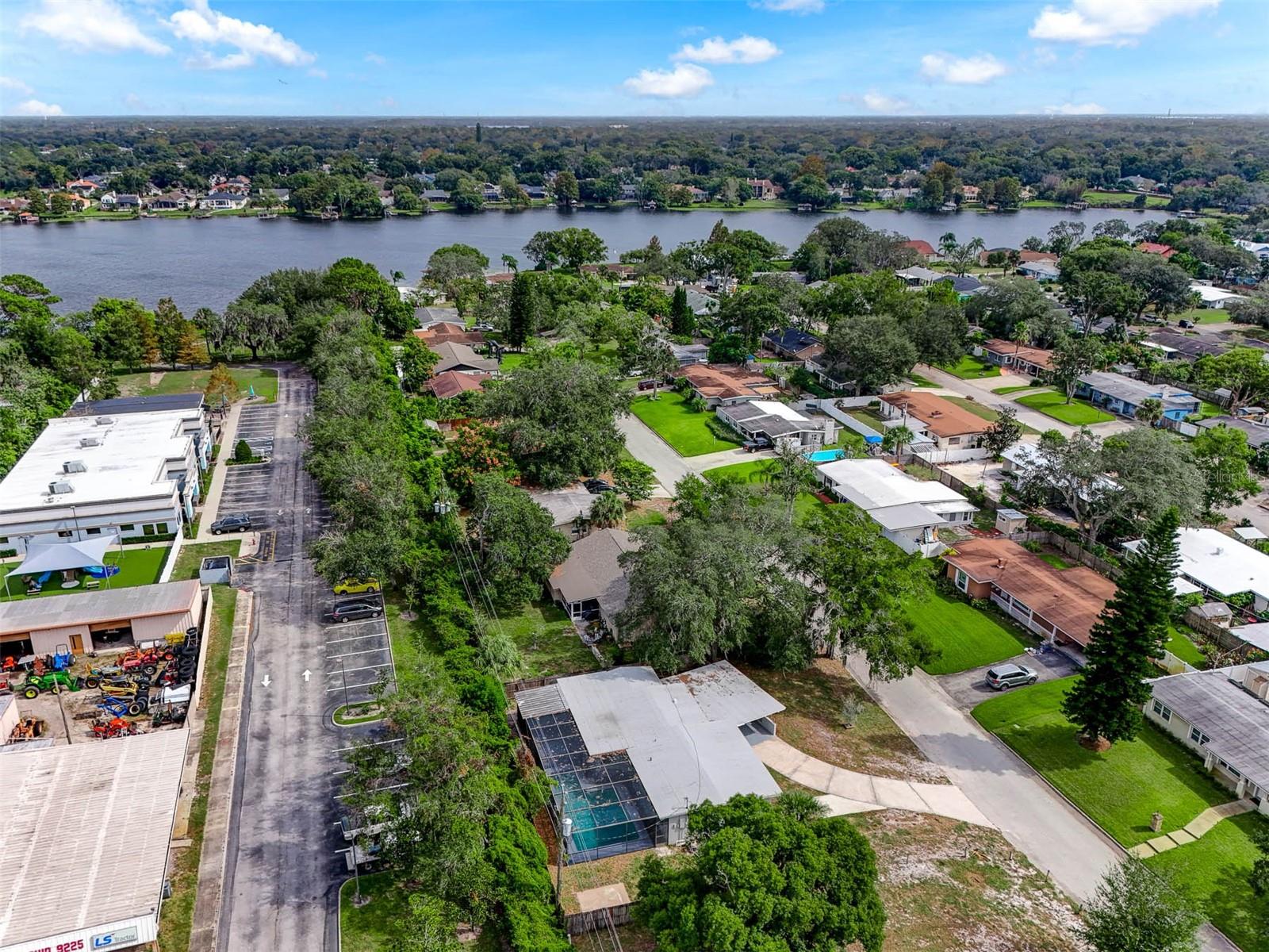 115 N LAKEWOOD CIR