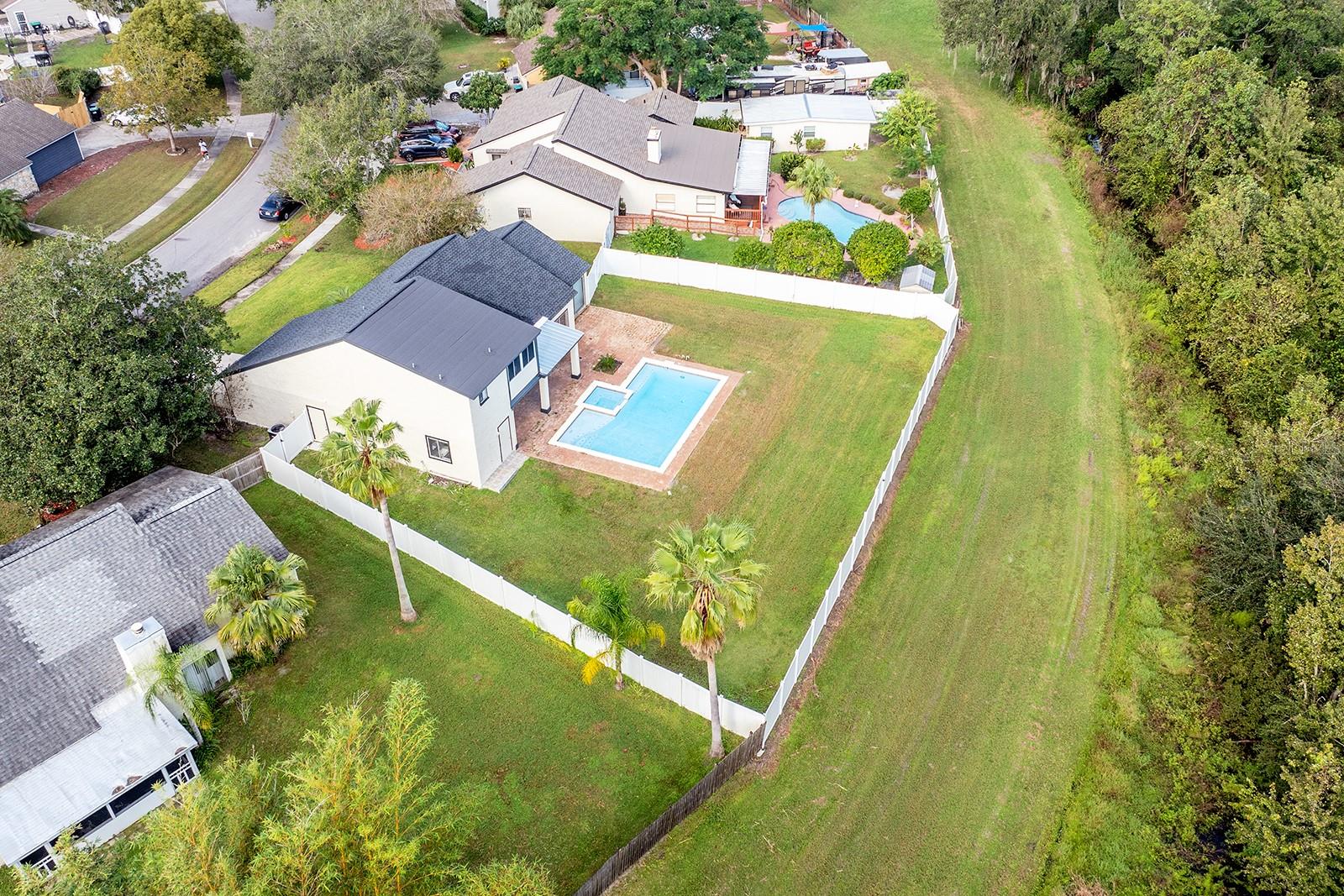 8825 PINE BAY CT