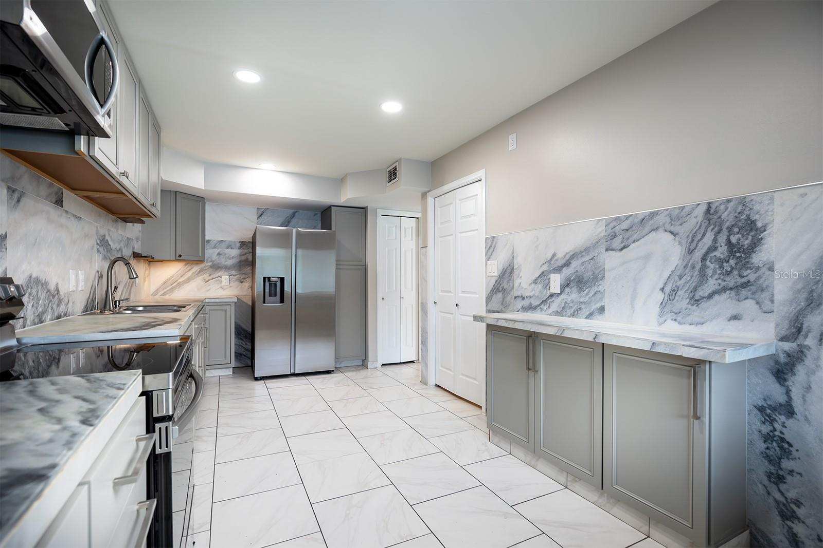 8825 PINE BAY CT