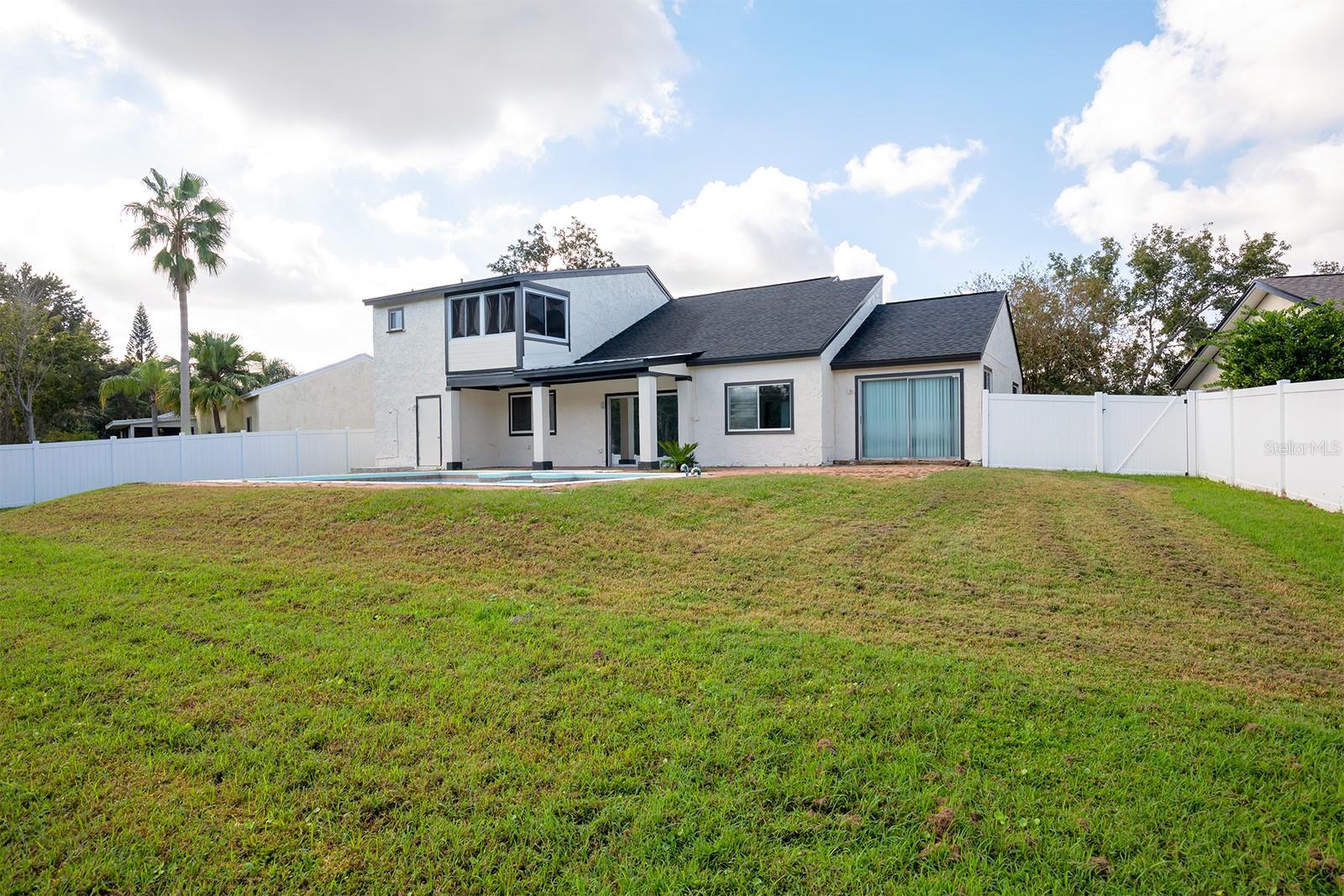 8825 PINE BAY CT