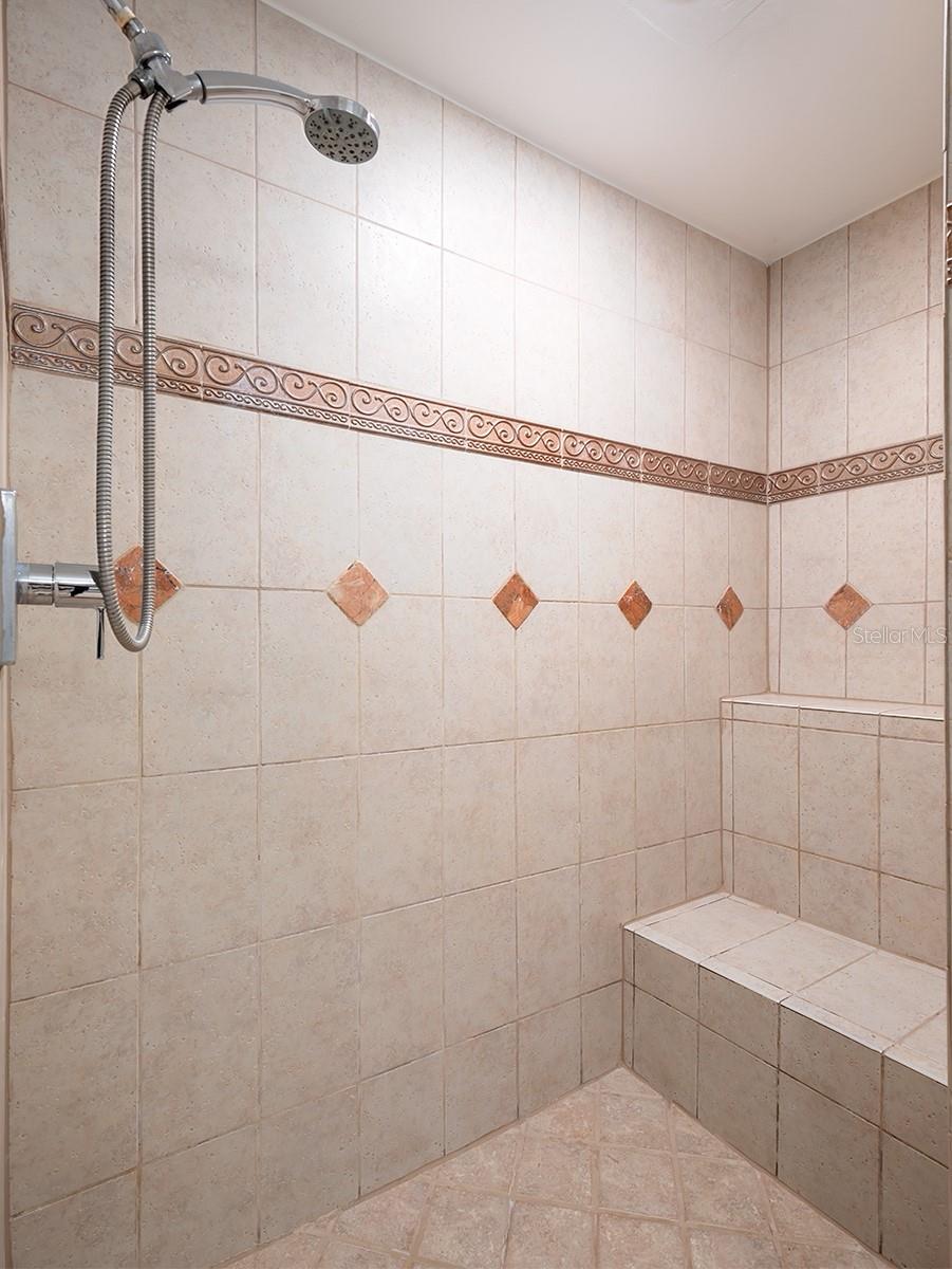 8825 PINE BAY CT