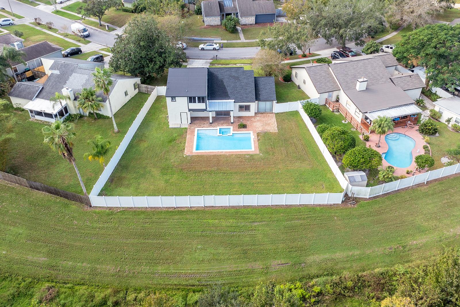 8825 PINE BAY CT