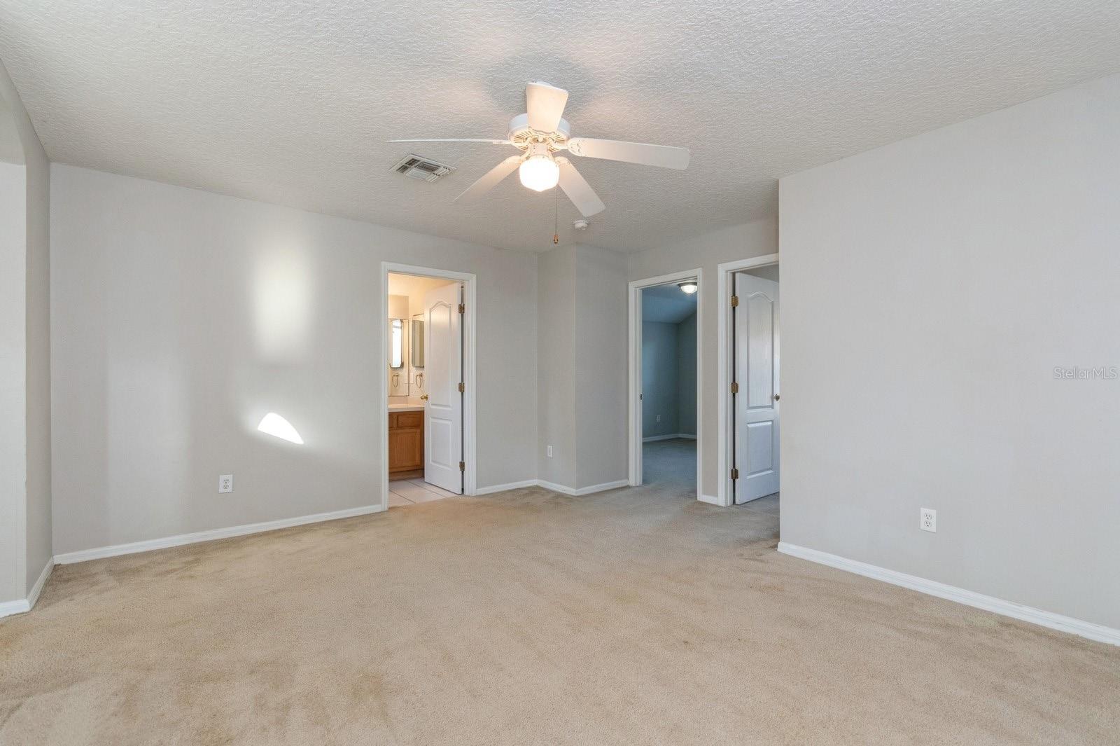 1644 LAMPLIGHTER WAY