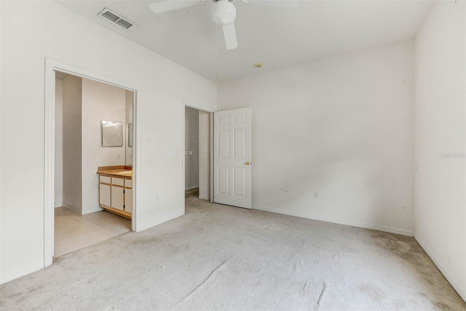 5953 WESTGATE DR #1823