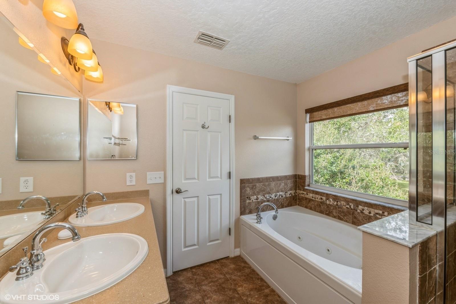 3006 SEAVIEW CASTLE DR