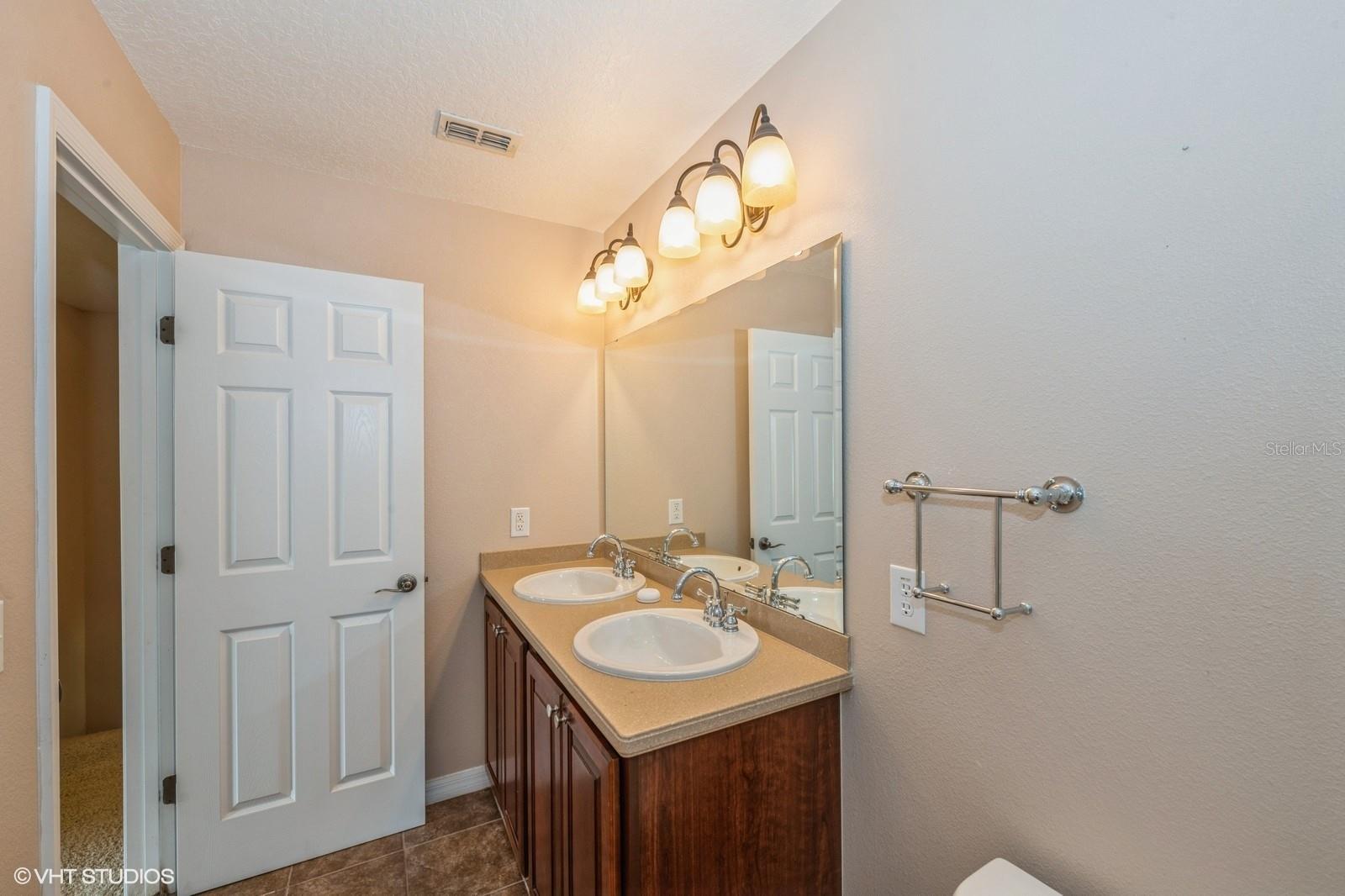 3006 SEAVIEW CASTLE DR