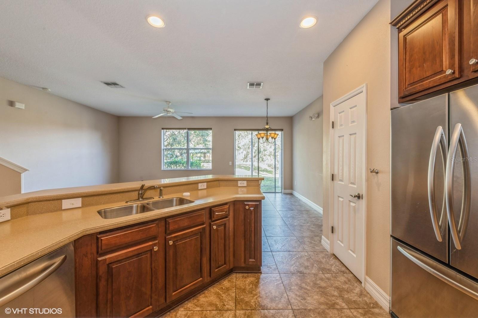 3006 SEAVIEW CASTLE DR
