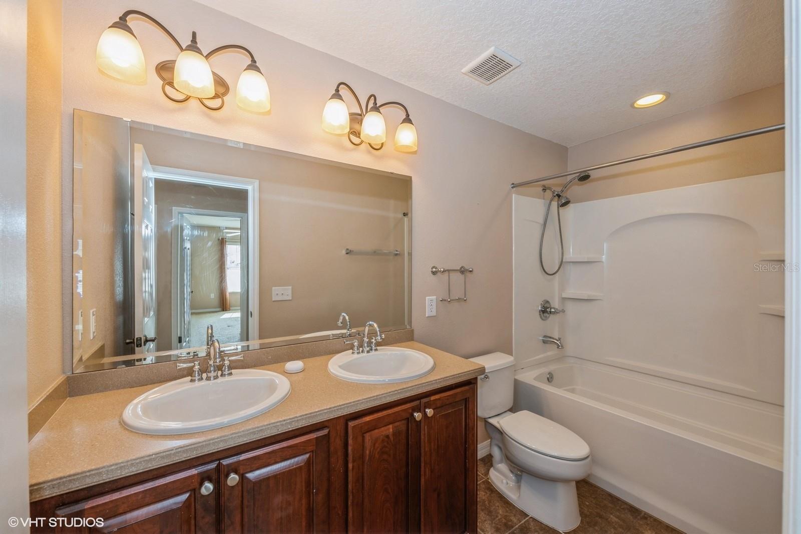 3006 SEAVIEW CASTLE DR