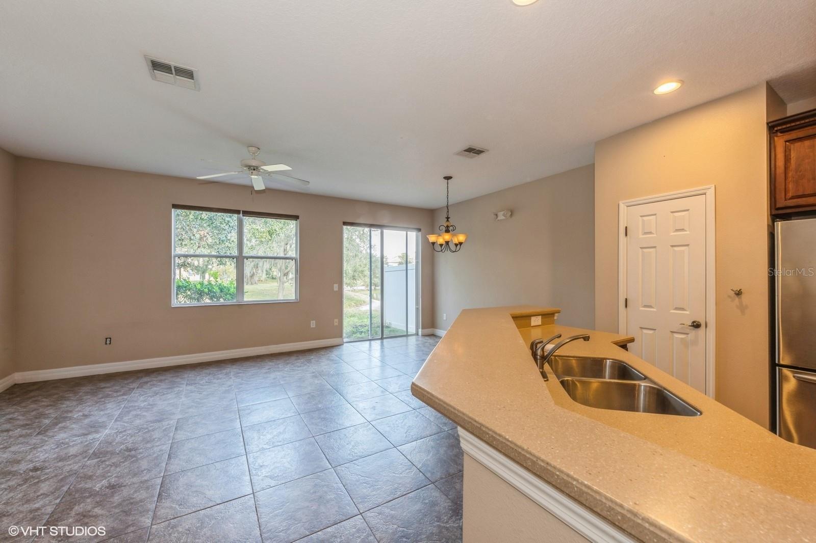 3006 SEAVIEW CASTLE DR