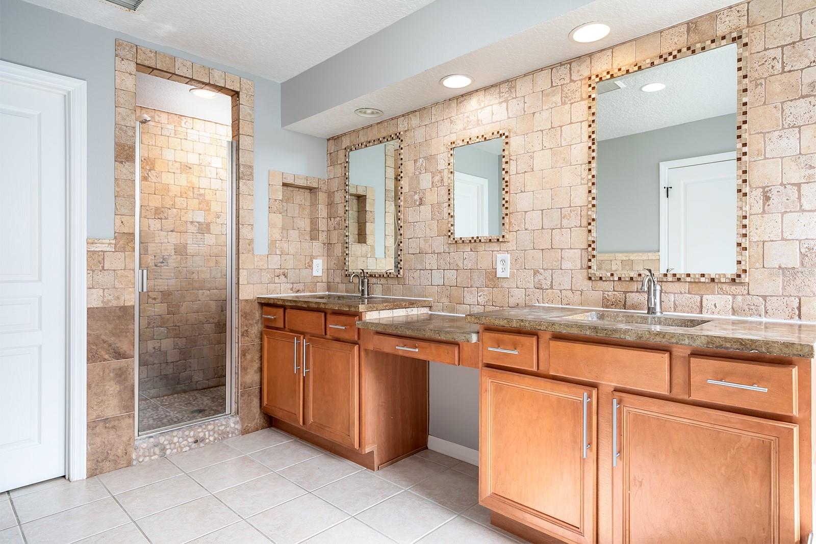 881 ARBORMOOR PL