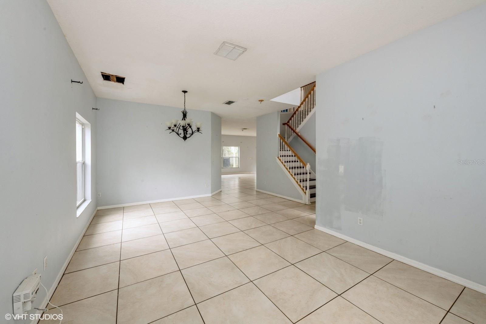 8476 LAKE AMHURST TRL