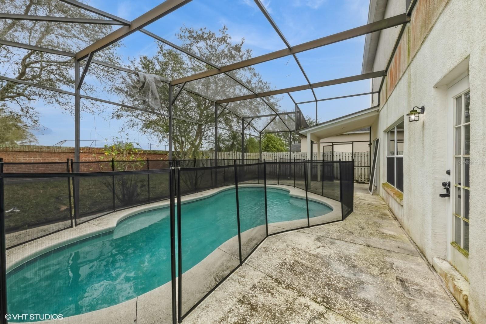 8476 LAKE AMHURST TRL