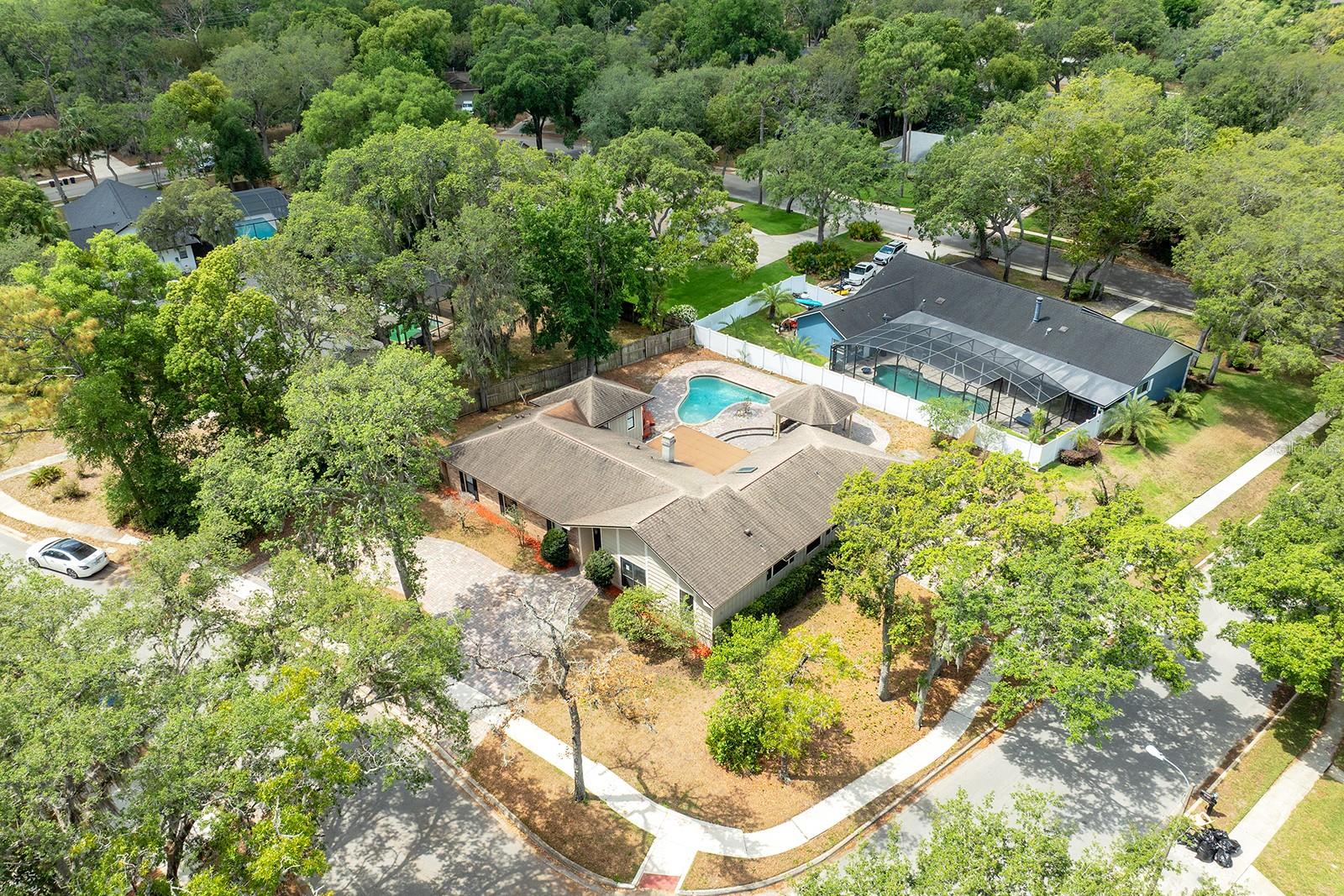 100 CRESTWOOD DR