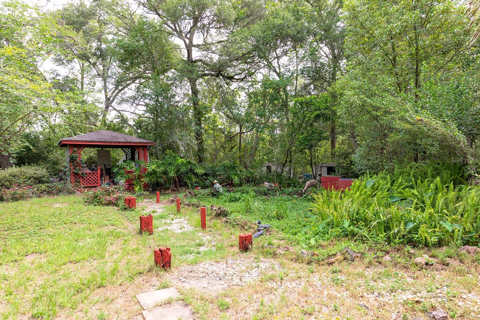 4933 ROUND LAKE RD