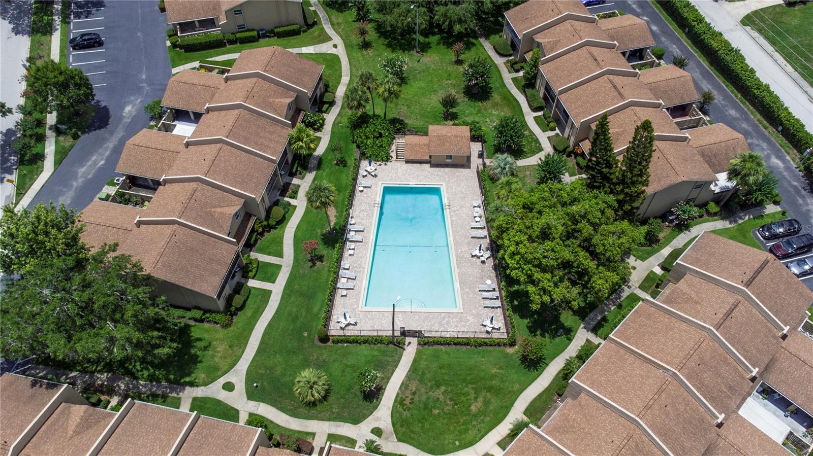 818 PARK LAKE CIR #10