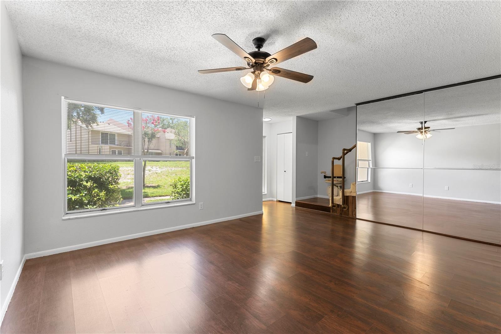 818 PARK LAKE CIR #10