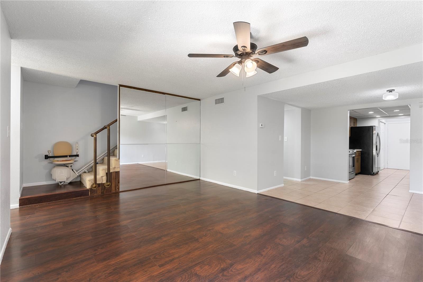 818 PARK LAKE CIR #10