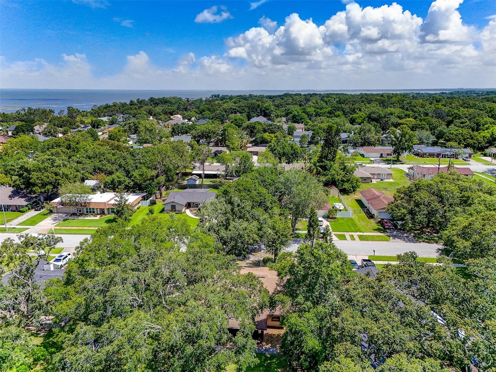 525 GARDEN HEIGHTS DR