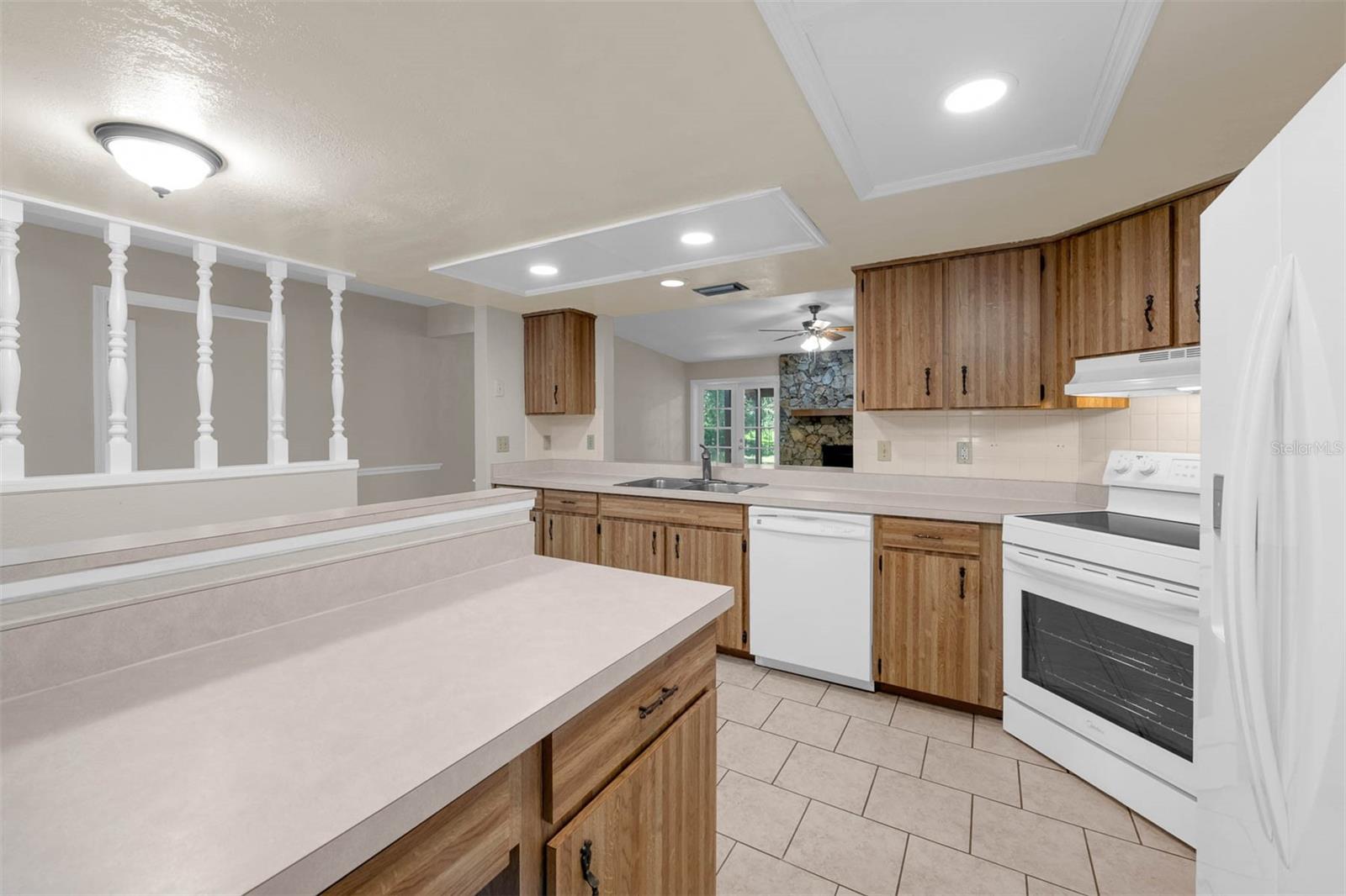 525 GARDEN HEIGHTS DR