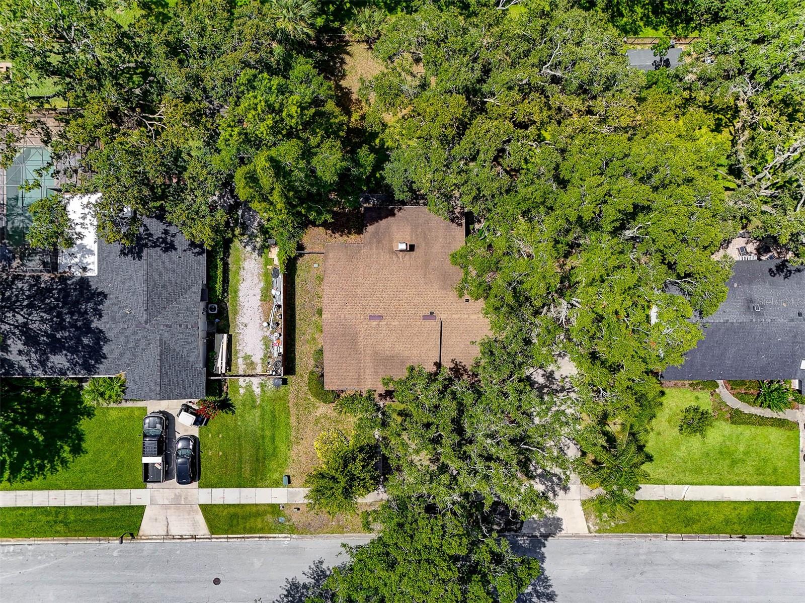 525 GARDEN HEIGHTS DR