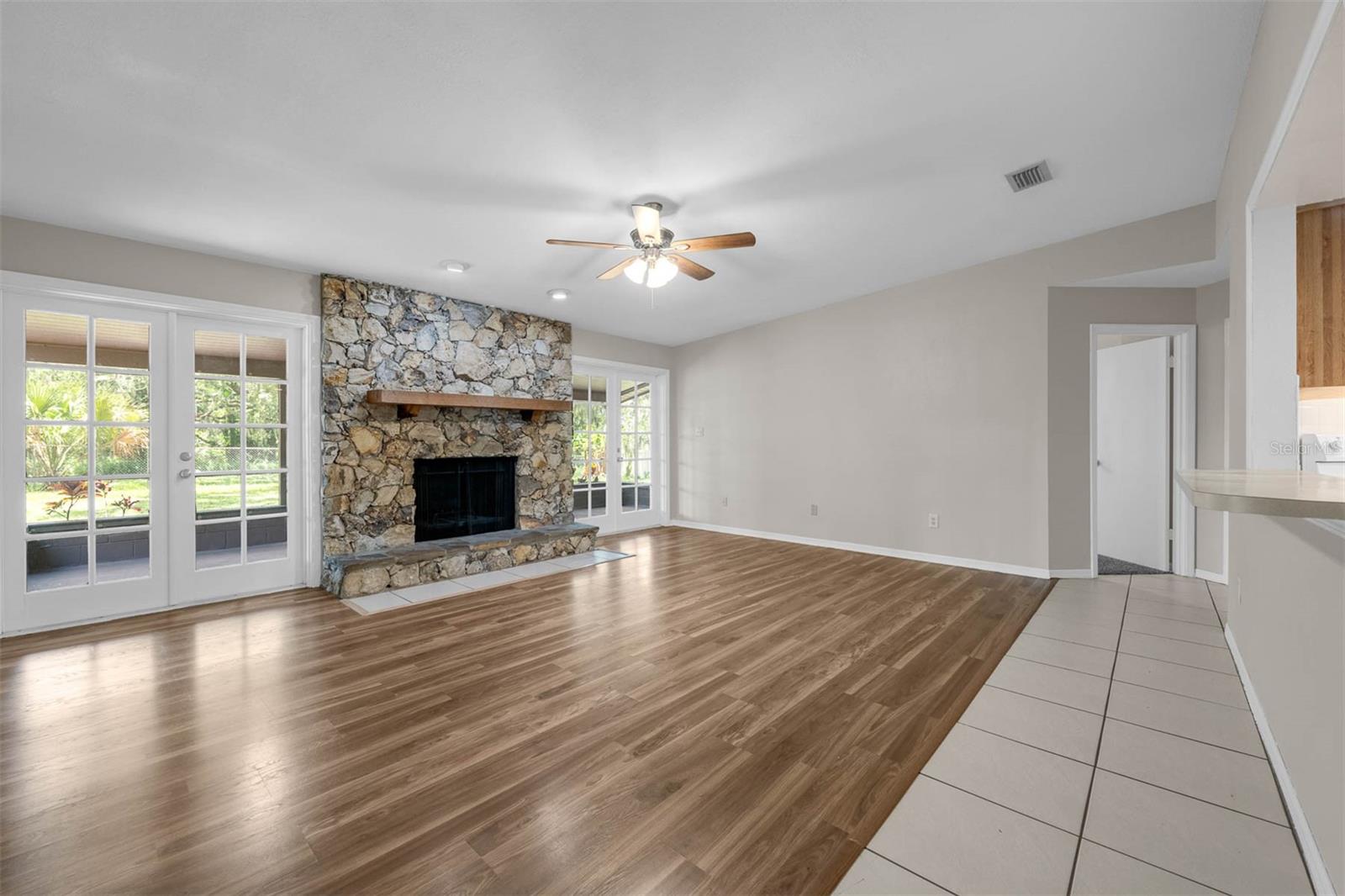525 GARDEN HEIGHTS DR