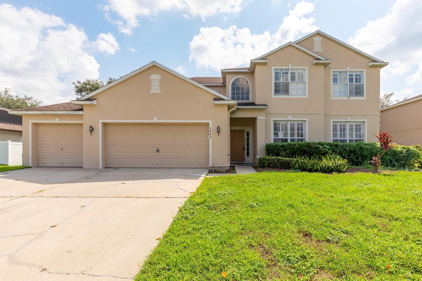 2049 WINTERMERE POINTE DR