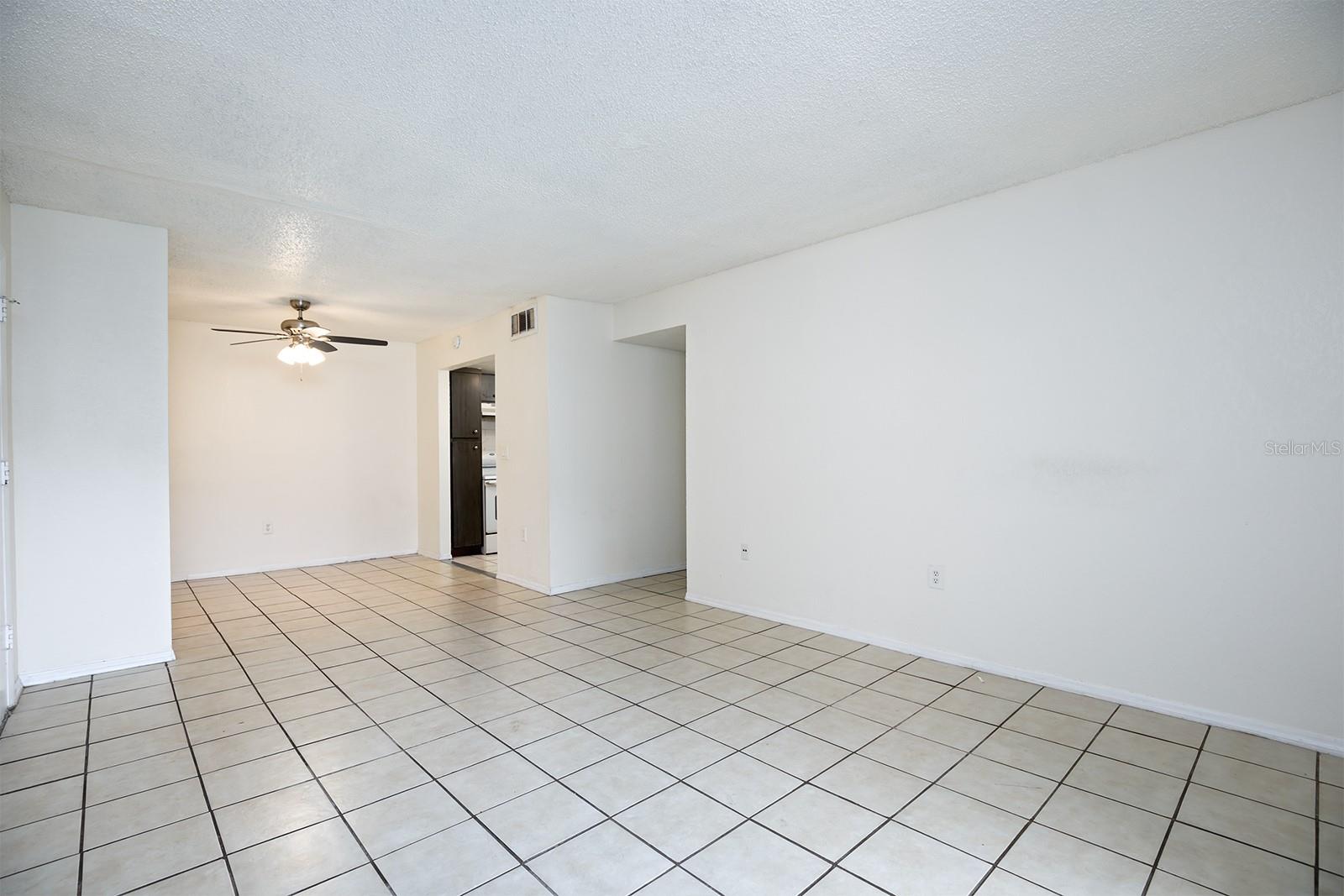 954 LAKE DESTINY RD #H