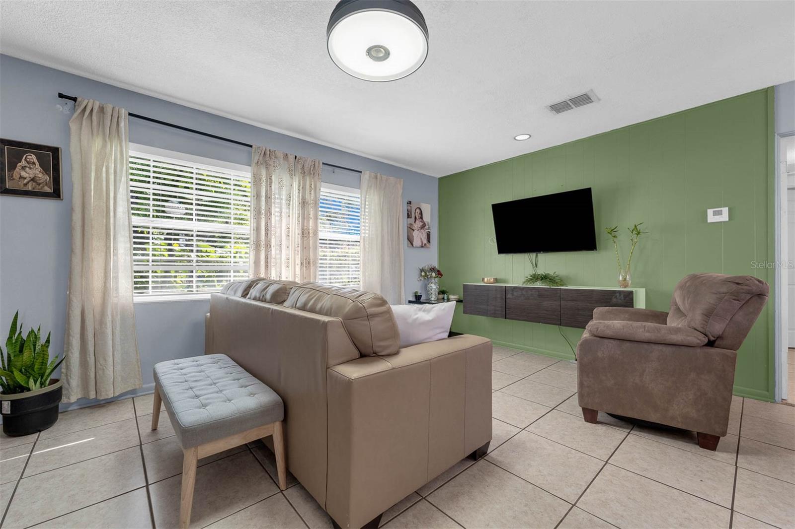 6228 HILLWOOD DR